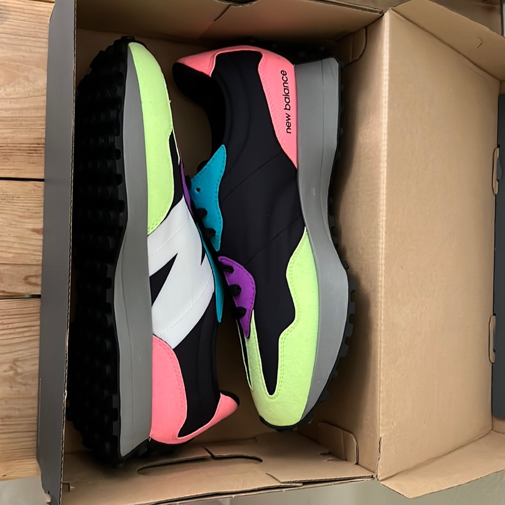 New Balance Men 327 Size 11